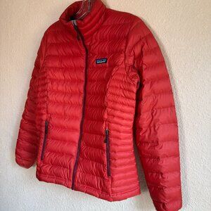 Patagonia 💋 Women’s Down Sweater \\ Size Medium // Red-Orange w/ purple lining
